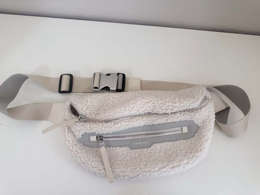 Varley Kansa Sherpa Belt Bag in Boucle Sherpa